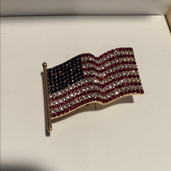 Charter Club Gold and Multicolor Crystal Brooch pin - Picture 5 of 7